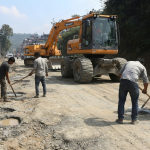 अरनिको राजमार्ग बिटुमिन अभाव